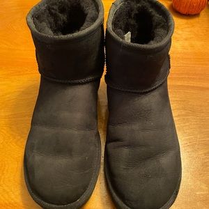Black Ugg’s mini